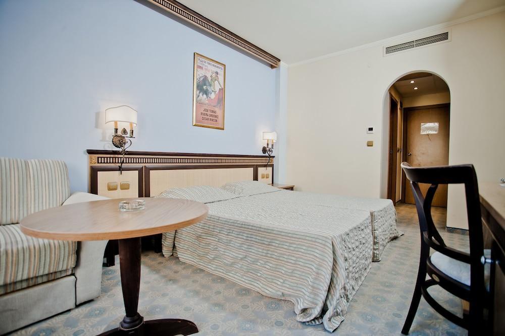 Andalucia Beach Hotel Elenite Extérieur photo